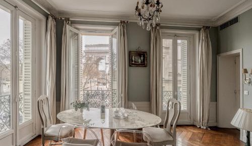 Three-Bedroom Apartment with Balcony