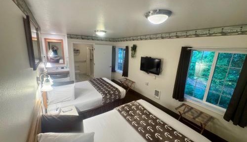 Queen Room with Two Queen Beds - Disability Access