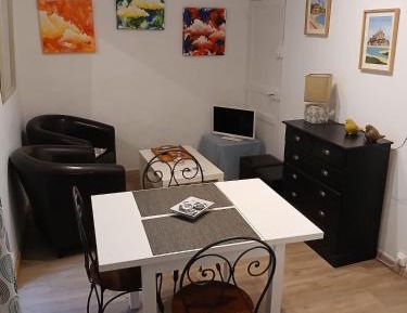 Two-Bedroom Apartment (4 Adults)