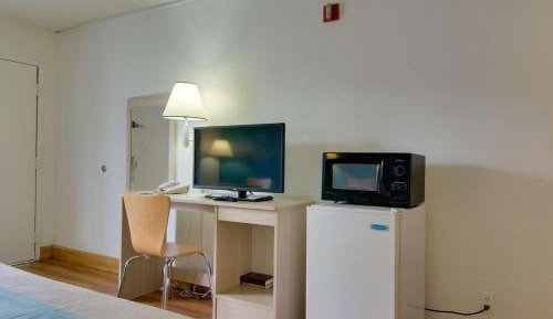 King Room - Disability Access - Non-Smoking