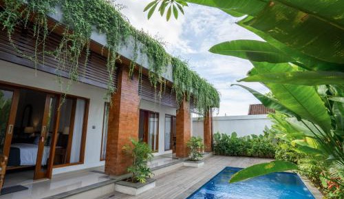 Double Room with Pool View