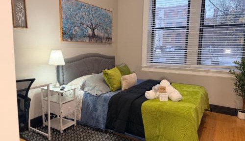 Deluxe Queen Room