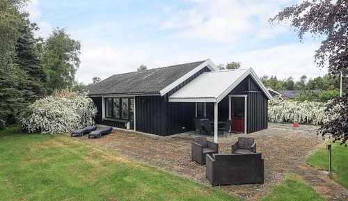 Three-Bedroom Vacation Home 