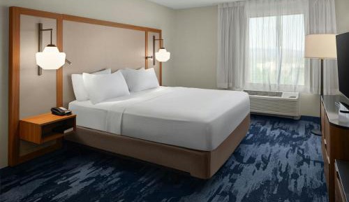 One-Bedroom Studio with King Bed and Sofa Bed