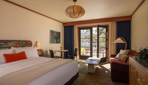 King Room with Balcony