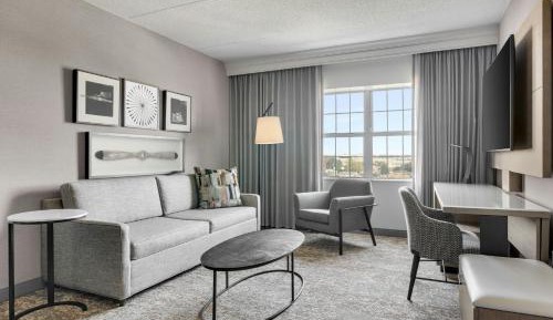 One-Bedroom King Suite with Sofa Bed and Whirlpool