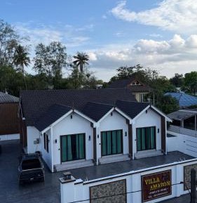 Queen Room with Pool View