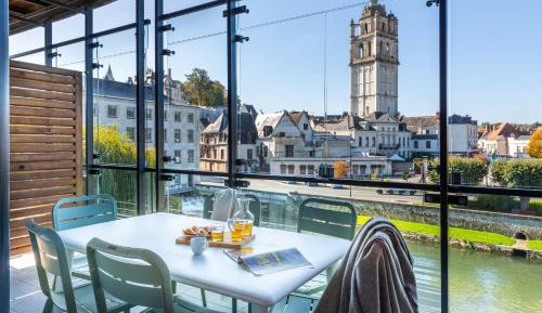 One-Bedroom Apartment with Sleeping Alcove and Terrace or Balcony (6 People)