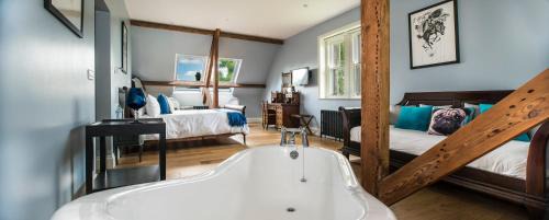 Executive King Room with Sofa Bed