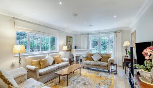 Two-Bedroom Holiday Home