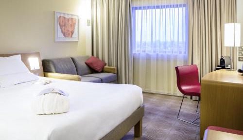 Executive Queen Room with Sofa