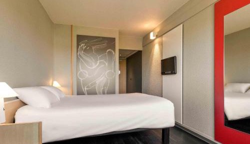 Standard Two Single Bed