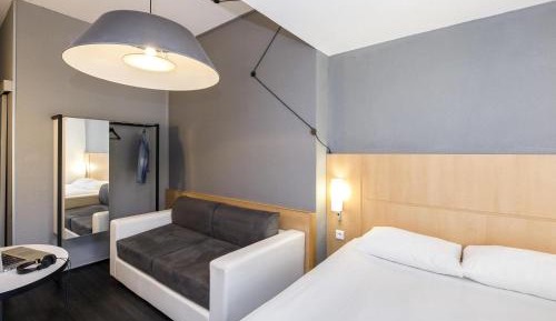 Standard Room with One Double Bed and Two Single Beds