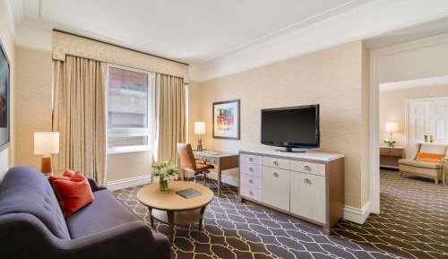One-Bedroom King Suite