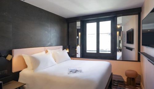 Comfort Double Room - Street Side