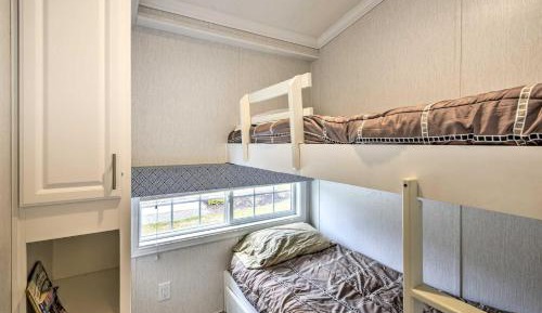 Eight-Bedroom Holiday Home