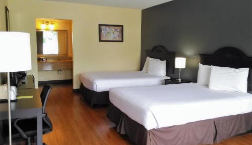 Double Room with Two Double Beds - Non-Smoking