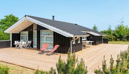 Three-Bedroom Vacation Home 
