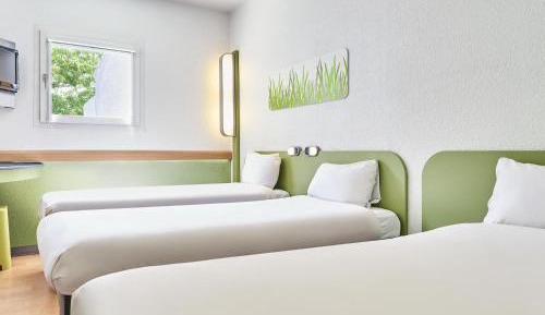 Triple Room with Three Single Beds