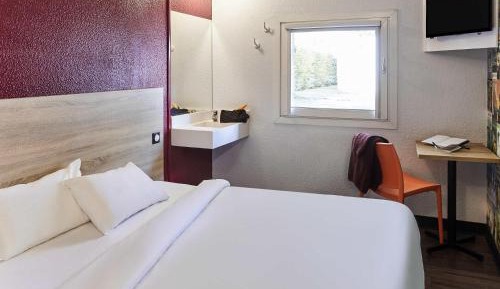 Tandem room for up to 2 guests