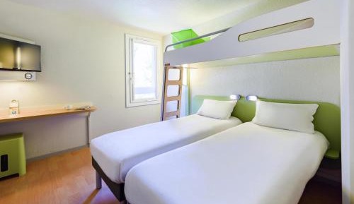 Standard Twin Room with Bunk Bed