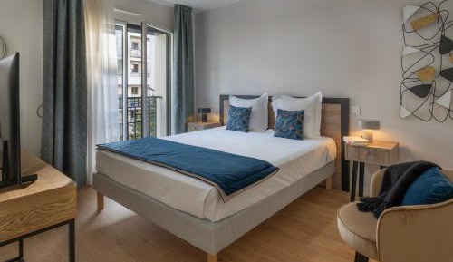 One-Bedroom Apartment
