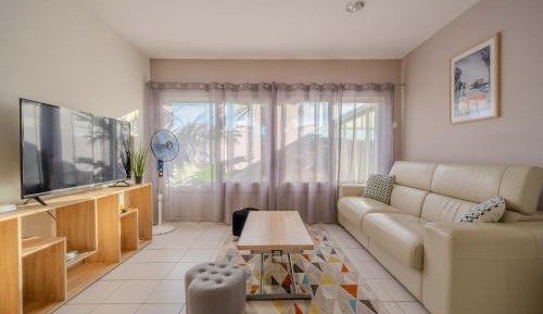 One-Bedroom Apartment with Garden