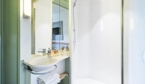 Triple Room with Three Single Beds