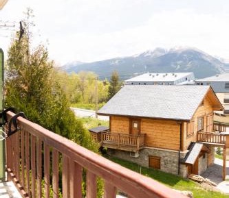 One-Bedroom Apartment with Balcony