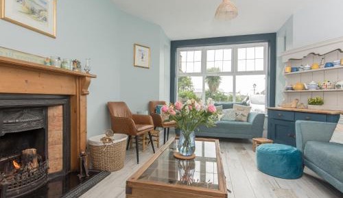 Five-Bedroom Holiday Home