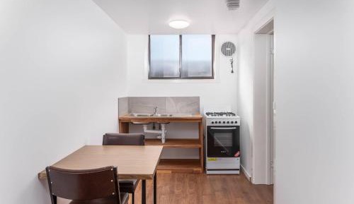 Queen One Bedroom Apartment