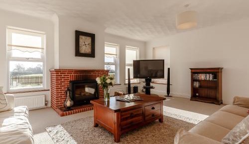 Three-Bedroom Vacation Home 