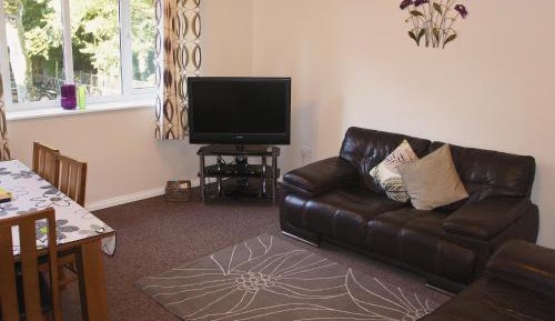 Three-Bedroom Vacation Home 