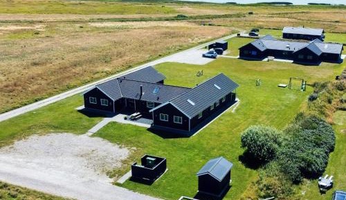 Nine-Bedroom Holiday Home