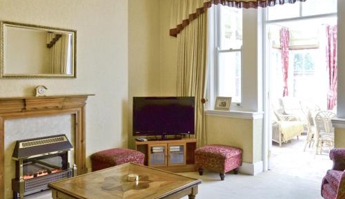 Six-Bedroom Holiday Home