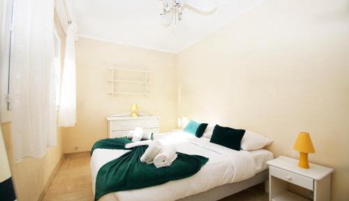 One-Bedroom Apartment with Balcony