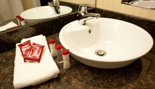 Business King Room with Balcony and Interior Courtyard - Stair Access Only/Non-Smoking