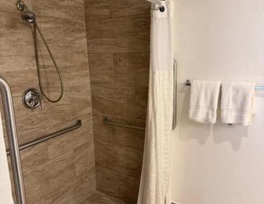 Twin Room with Private Bathroom