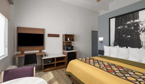King Room - Non-Smoking