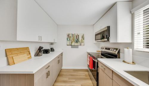 Three-Bedroom Deluxe Apartment