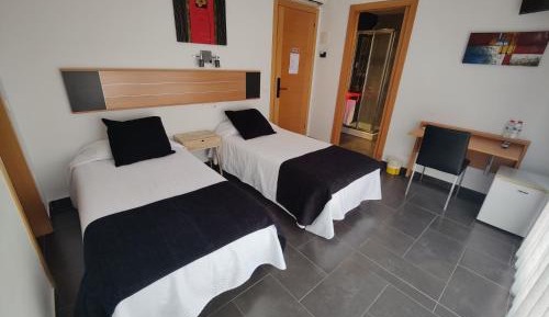 Twin Room with Private Bathroom