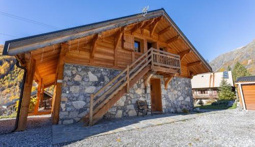 Two-Bedroom Deluxe Apartment with Garden View