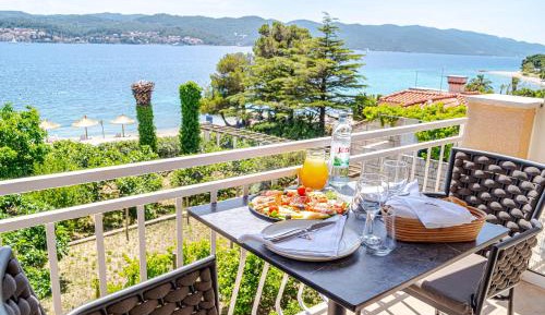 Deluxe Double Room with Balcony and Sea View