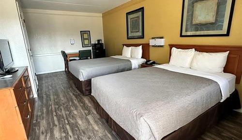 Double Room with Two Double Beds - Non-Smoking