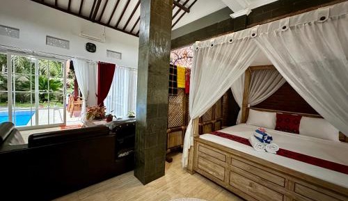 Queen Room with Pool View