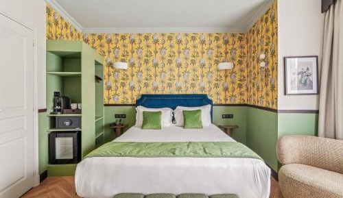 Deluxe Comfort Room