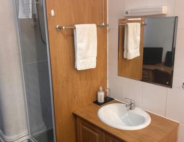 Single Room With En Suite Shower and Separate Private Toilet