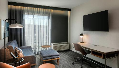 King Suite with City View and Sofa Bed