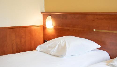 Twin Room with Air-Conditioning