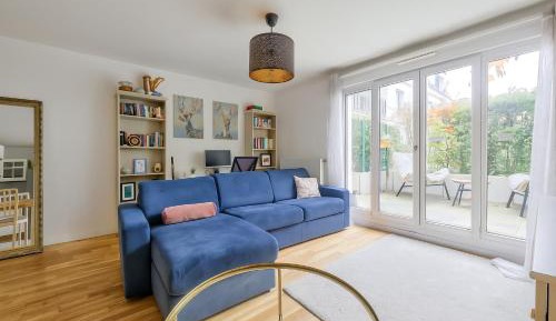 One-Bedroom Apartment with Terrace